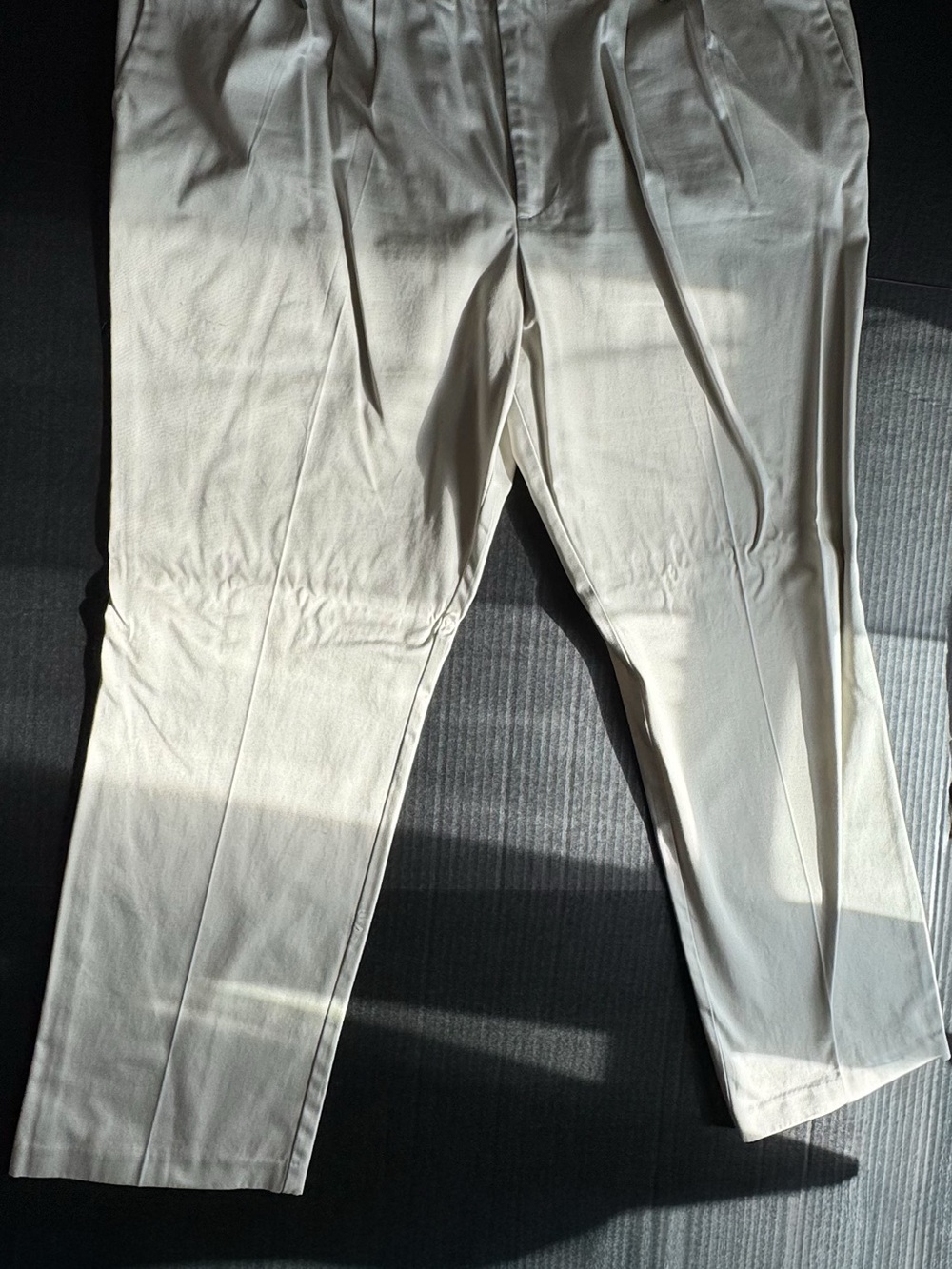 Men’s Dockers D3 Pleated Khakis Classic Fit Khaki Pants Tan - 44x32